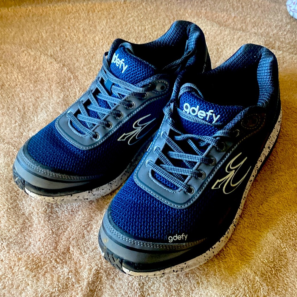 Men gdefy mighty walker athletic shoes